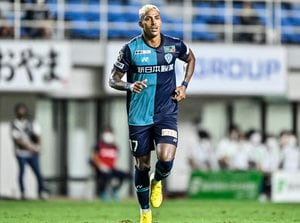 異例の珍事！ アビスパ福岡が名古屋グランパスに「無抵抗ゴール」を許す！ 監督同士の話し合いの末、福岡の選手が「棒立ち守備」で故意に失点の画像