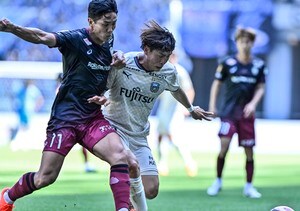 「ハンドで反則かと思った」「プロ意識感じる」神戸―川崎の国立マッチで“物議をかもした”「キックインセレモニー」が大反響！「これめっちゃ笑ったわ」と槙野智章が爆笑誘うの画像