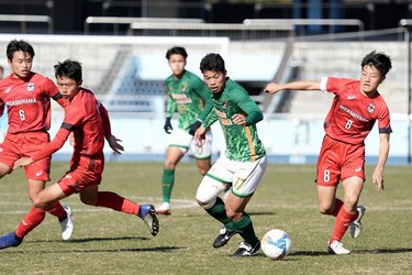 画像 写真 Photoギャラリー ピッチの焦点 第100回全国高校サッカー選手権準々決勝 青森山田 青森 ｖｓ東山 京都府 ２０２２年１月４日 キックオフ 渡辺航滋撮影 Jリーグ 国内 サッカー批評photoギャラリー ピッチの焦点 サッカー批評web
