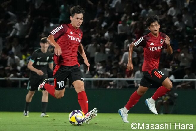 15歳以下の｢Jリーグ選抜｣と｢リバプール選抜｣が激突、｢特別な才能｣飛び級の日本代表CBが守備を統率して｢無失点｣で2連勝！浮上した｢その後の育成年代｣の課題【U-15　Jリーグ選抜vsリバプール　U-15】激闘PHOTOギャラリーの画像006