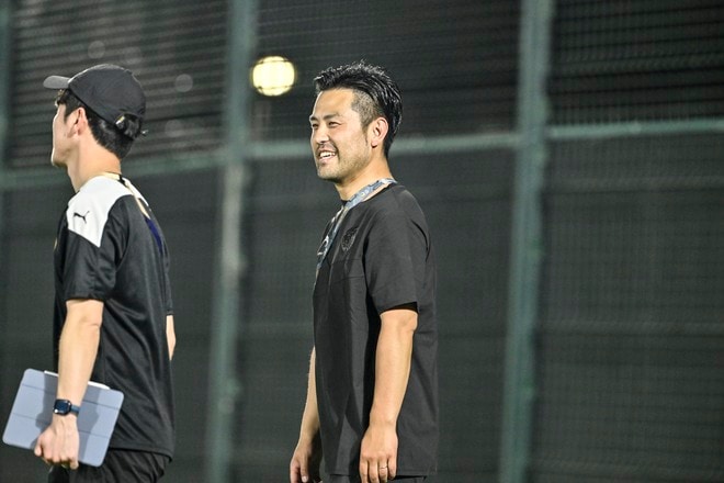【川崎フロンターレアルバム】サウジアラビア到着翌日4月23日のジェッダ市内での「コーチングスタッフ＆クラブスタッフ写真」と「選手と子どもたちの交流写真」合計98枚！の画像009