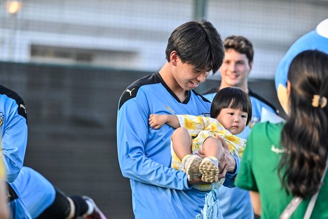 【川崎フロンターレアルバム】サウジアラビア到着翌日4月23日のジェッダ市内での「コーチングスタッフ＆クラブスタッフ写真」と「選手と子どもたちの交流写真」合計98枚！の画像087