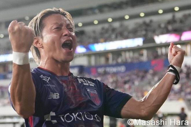 元浦和ロンゲ助っ人が「イメチェン先発」、元千葉ヒーローが「ワントップ起用」、試合後のブラボー長友「ガッツポーズ」とスコルジャ監督の「言葉」【FC東京vs浦和レッズ】激闘PHOTOギャラリーの画像