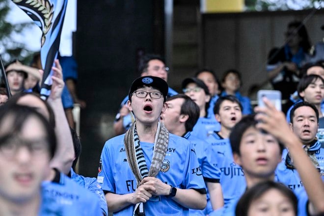 【サポーターアルバム】平日のナイトゲームに2万302人が来場！ 熱すぎる川崎フロンターレのサポーターの試合前の写真71枚！「川崎フロンターレー浦和レッズ」の画像014