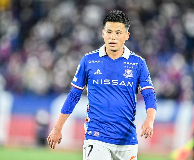 内田篤人『DAZN』番組に横浜F・マリノス宮市亮が出演! 「顔面偏差値が、、、ヤバいです」「登場2秒でもうおもろい」の絶賛評価の画像