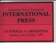 後藤健生の「蹴球放浪記」第117回「握手をした殿下の柔らかな掌の記憶」の巻(1)中村俊輔獲得2年前、イタリア人会長との握手の画像