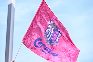 「なにこれw」「こんなことできるの？」入場チケットチェック時の小島よしお「ピーヤ」「ウェ～イ」に笑いと戸惑い！「チケット係の人ノイローゼになりそう」の声の画像