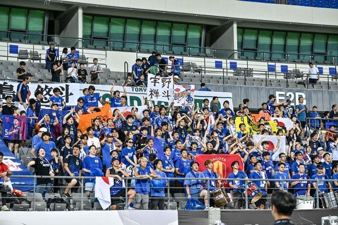 【サポーターアルバム】サッカー日本代表の中国戦完封勝利を支えたサポーター写真63枚！ 韓国・龍仁に駆け付けた現地観客席ショット「日本代表ー中国代表」の画像035