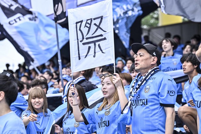 【サポーターアルバム(1)】ホーム4連戦の最終戦を戦った川崎フロンターレのサポーター写真99枚！ 2万1440人が駆け付け最高の雰囲気作る「川崎フロンターレーガンバ大阪(1)」の画像050