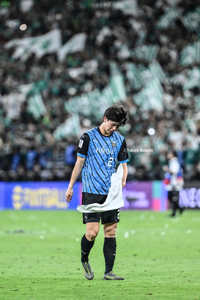 【川崎フロンターレアルバム】ACLE決勝での高井幸大の写真41枚！ フル出場も敗れ、試合後には涙を見るなど悔しさを露わに「アル・アハリー川崎フロンターレ」の画像023