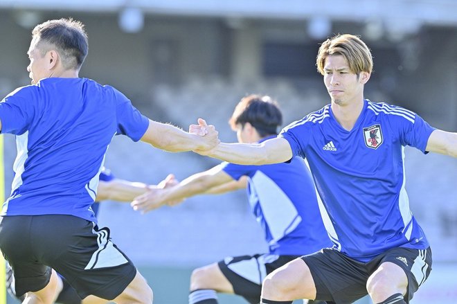 サッカー日本代表がワールドカップ最終予選「3・24」日豪決戦へ本格始動！ 汗ばむ気候の中で「9人がフルメニュー」「3人が軽いトレーニング」をこなすの画像010