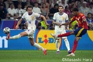 【UEFA EURO2024現地撮】マスクを外したエムバペ「絶妙クロス」で先制点アシスト!16歳の神童ヤマル「史上最年少ゴール」で同点に!招かれざる客が与えた勝者への「痛手」【スペイン代表vsフランス代表】原悦生PHOTOギャラリー「サッカー遠近」の画像
