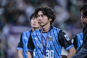 川崎のACLE敗退後、瀬川祐輔に話を聞いたときの“29秒の間”が表した悔しさ。交代枠を使い切ってなおウォーミングアップエリアで一人で立ち続けた気迫……「進んでいきます」の画像