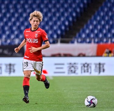 Jで最も見るべき選手「浦和の小泉佳穂」(1)サッカーでは稀有な「両利き