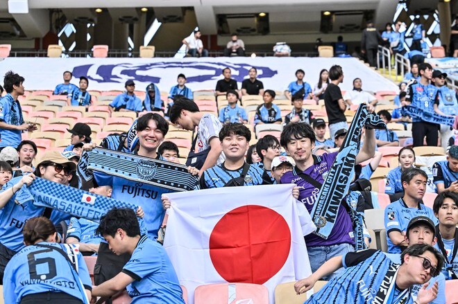 【サポーターアルバム】ACLE決勝に駆け付けた川崎サポーターは衝撃の700人！ 現地で声援を送ったサポーター写真81枚「アル・アハリー川崎フロンターレ(3)」の画像041