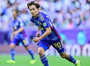 「まさに神業!!」久保建英の絶妙“神アシスト”に興奮＆絶賛の嵐！滑り込みながらのダイレクトループでの折り返しに「やっぱり天才」「足のクッションが異次元」などの声の画像