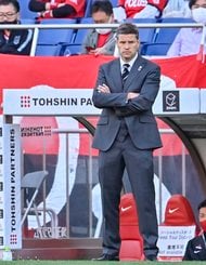 【J1分析】浦和3連勝!「リカルドの古巣」徳島に勝利(3)試合後リカルドと抱擁した徳島・甲本コーチ「涙の理由」の画像