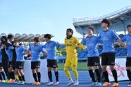 「チーム数ちょうど11 壮観!」J3八戸の偉業達成記念グッズが他サポも魅了!「今までの在籍クラブのエンブレムが入ってるなんて!」「八戸以外のサポさんにもいけますね」などの声の画像