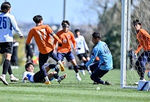 川崎フロンターレのドリブラー名願斗哉が「左SBで先発」＆「ゴール」で出場アピール！ 終盤に足をつりかけるも、「一番若いんで、足をつって寝転んでられない」とフル出場の画像