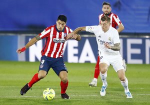 “運命交錯”マドリード・ダービーで「輝いたクロース」と「不燃・スアレス」の画像