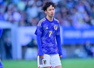 「相変わらず上手すぎる」和製ファンタジスタ・伊藤涼太郎のベルギー7点目が“衝撃のパワフルさ”！ 相手GKのセーブも無効化する豪快弾で、ステップアップ移籍を期待する声もの画像