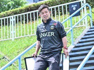 【川崎・鬼木達監督が説く、突き抜けるために必要なこと(1)】「声を出している人に“ありがとう”だけではなくて」と求める空気感。「たとえば怒ってもいい」の画像