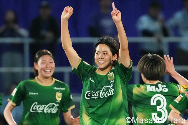 【写真9枚】｢長谷川唯の後継者｣19歳の活躍などで3発逆転も…｢WEリーグの三笘｣美人ドリブラーのクロスから1点返されると防戦一方に！試合を決めた39歳のレジェンドと指揮官の檄！【日テレ・東京ヴェルディベレーザvsサンフレッチェ広島レジーナ】の画像002