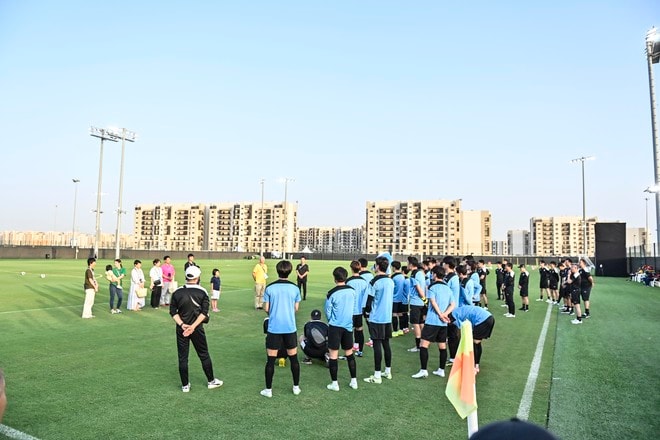 【川崎フロンターレアルバム】サウジアラビア到着翌日4月23日のジェッダ市内での「コーチングスタッフ＆クラブスタッフ写真」と「選手と子どもたちの交流写真」合計98枚！の画像078