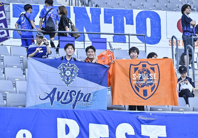 【サポーターアルバム】サッカー日本代表の韓国戦勝利を支えたサポーター写真95枚！ 韓国・龍仁に駆け付けた熱い声援ショット「日本代表ー韓国代表」の画像006