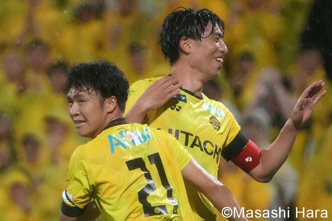 柏の14番が｢大一番でのミス｣を取り返す先制、79分投入の細谷真大と｢新加入21番｣の連携から追加点、ロドリゲス監督も｢チームの成長と成熟を感じた｣快勝【柏レイソルvs湘南ベルマーレ】激闘PHOTOギャラリーの画像009