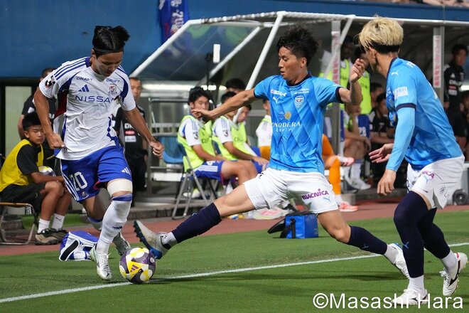残念な出来事で｢前半終了まで観客の入場が終わらなかった｣横浜ダービー、｢どこに行ってもマリノスを応援している｣退団エース“決勝ゴール”後の惜別の涙【横浜FCvs横浜F･マリノス】激闘PHOTOギャラリーの画像002