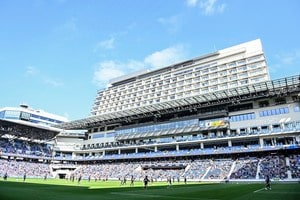 「イルミネーションで輝いてたー！」長崎ピーススタジアムの光り輝く“冬仕様”にファン興奮！「試合がなくてもこーやって街のシンボルとして成り立ってるのすごい」の声の画像