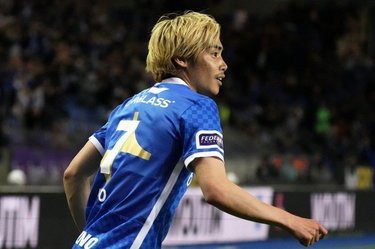 日本代表MF伊東純也3年ぶりゲンク復帰、背番号10ユニフォーム姿に