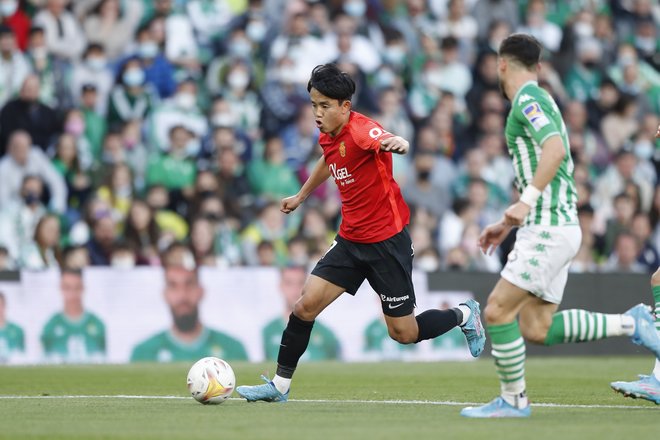 【ラ・リーガ分析】サッカー日本代表・久保建英、マジョルカで「右サイドハーフで先発起用」も露呈した「弱点」【久保建英に感じる一抹の不安】(1)の画像