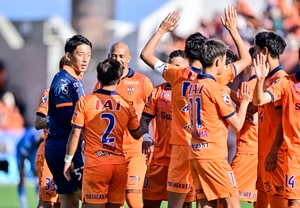 「カッコ良すぎて震える…」J2清水サポーターが大宮戦で披露したコレオが「シンプルにして最高」と称賛される！ 客席に表した2文字が共感誘うの画像