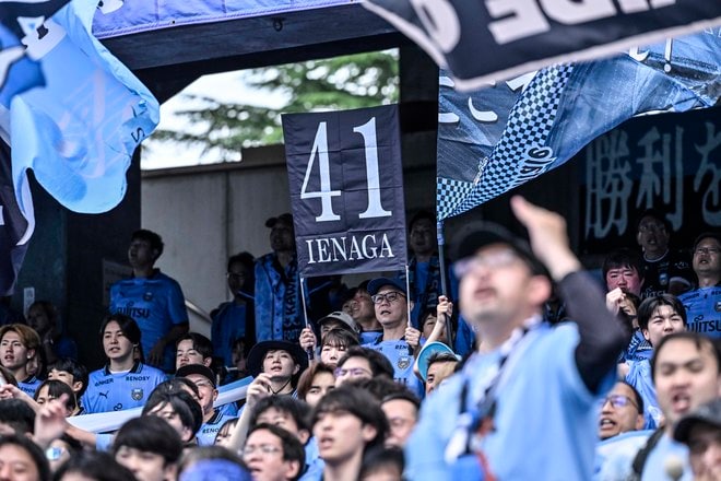 【サポーターアルバム(3)】G大阪戦での観客席＆入場時の川崎フロンターレのサポーター写真77枚！選手と手をつないだ子どもたちなど現地写真「川崎フロンターレーガンバ大阪(3)」の画像015