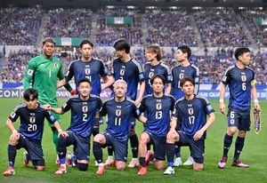 「めちゃくちゃ小顔で可愛いかったー」森保ジャパンの試合を現地観戦した「人気女子アナ×人気芸人×人気芸人」豪華観戦3ショットが大反響！ 埼スタでの写真が話題にの画像