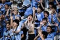 【J1川崎を取材して感じた「育てる力と心」とは(8)】「フロンターレのサポーター」が「唯一無二のこのクラブの誇り」のワケとは。エンブレムを超え、海を越えたチーム愛の物語の画像076