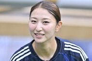 「職質なら何回されても良い」「cuteすぎる」なでしこジャパン美人DF、一日警察署長の制服姿で敬礼ポーズ!実は「父が元警察官、兄が現警察官」だったの画像