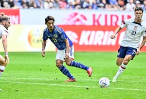 サッカー日本代表MF守田英正へ｢2人くらいいるんじゃない｣などと｢称賛の声止まず｣! スポルティング移籍でレベル上がった｢守備能力｣と｢攻撃意識｣【動画】の画像