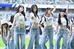 【photoギャラリー】なでしこジャパンを盛り上げた『ME:I』を写真で大特集！ 国立競技場に舞い降りた人気ガールズグループの間近ショットの画像