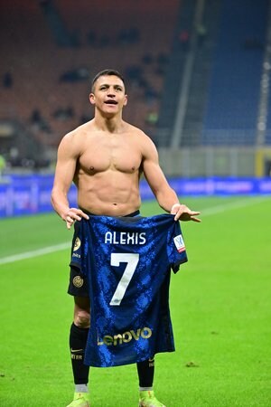 勝負を決めた「120+1分」のゴール!シモーネ・インザーギ監督にインテルでの初タイトルをもたらしたアレクシス・サンチェスの「劇的逆転弾」とは?【動画】の画像