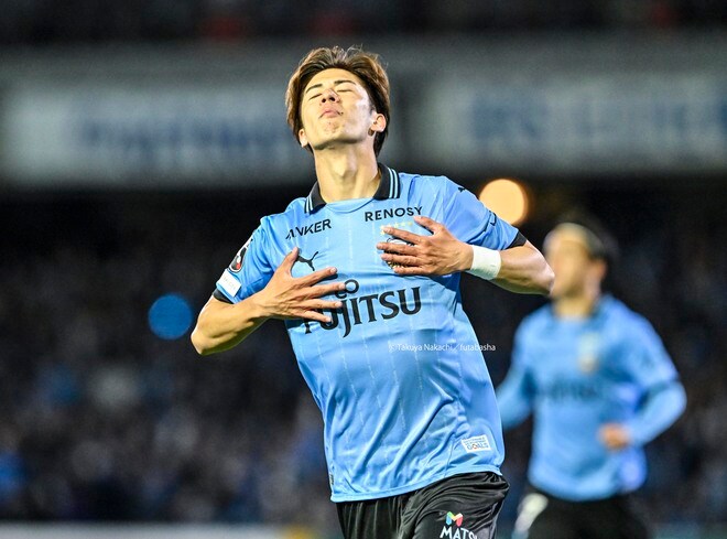 「これから日本サッカー界の宝になる選手」川崎が誇るU20日本代表10番のJ1初ゴールが2万人超え観客を熱狂！「これからの成長がほんと楽しみな選手や！」「これはえぐすぎ!!」の声の画像003