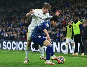 【プレミア分析】日本代表・アーセナル冨安健洋は63分に痛恨の負傷交代！波乱のリーグ18節は「全10試合中6試合が延期」の異常事態【リーズ・ユナイテッド対アーセナル】(2)の画像