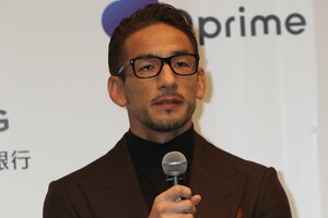 ｢それはカッコ良すぎやしませんか？｣日本代表レジェンド中田英寿も所属したローマの“サードユニ”に称賛の嵐！｢今季ベストユニフォーム｣｢10点満点で1000点｣の声の画像