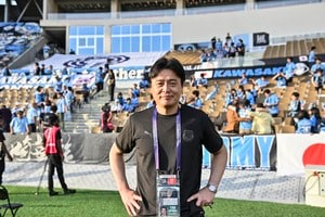 【J1川崎を取材して感じた「育てる力と心」とは(13)】竹内弘明強化本部長が語る「海外経験選手」と「指導者」の循環。「そこが生命線だと思いますよ、ウチは」と語る未来図の画像