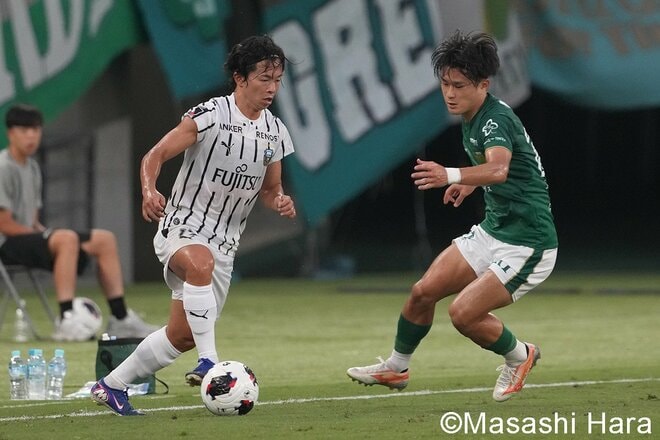 東京Vvs川崎戦は土壇場での同点弾で1-1ドロー！中村憲剛HCがベンチ入り！溝口修平とラザル・ロマニッチの歓喜＆脇坂泰斗と平川怜の奮闘！【東京ヴェルディvs川崎フロンターレ】激闘PHOTOギャラリーの画像007