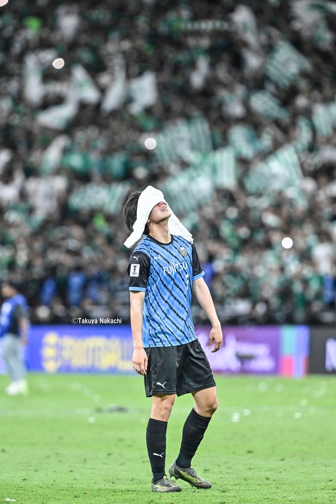 川崎・高井幸大はACLE敗戦で涙流すも「何もないです。悔しいです」と秘めたもの……「圧倒的に個が足りなかった」「組織的に戦うことは大切」の2つの想いと「自分のサッカー人生に生かしたい」の画像002
