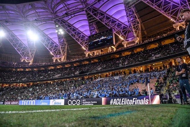 【サポーターアルバム】サウジアラビア・ジェッダ開催のACLE決勝に川崎サポーター700人が集結！ 現地で声援を送ったサポーター写真78枚「アル・アハリー川崎フロンターレ(1)」の画像015