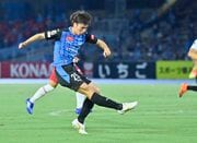 「キングカズ」三浦知良　3つの“奇跡”を呼んだ闘志　川崎ー横浜FC　PHOTOギャラリー「ピッチの焦点」の画像